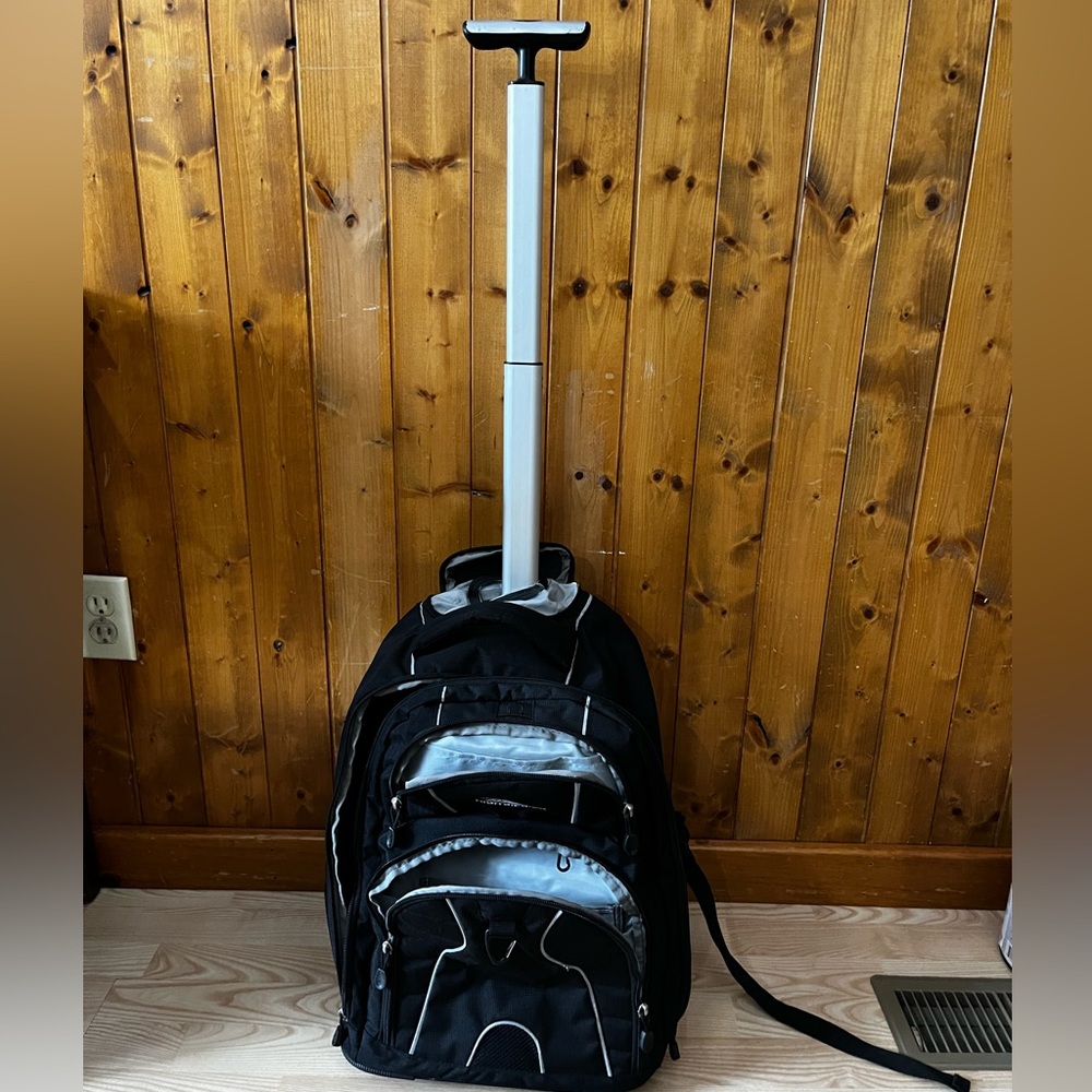 High sierra backpack on wheels